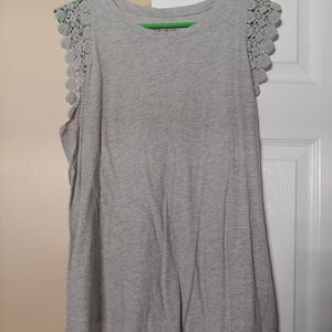 Grey sleeveless tanktop